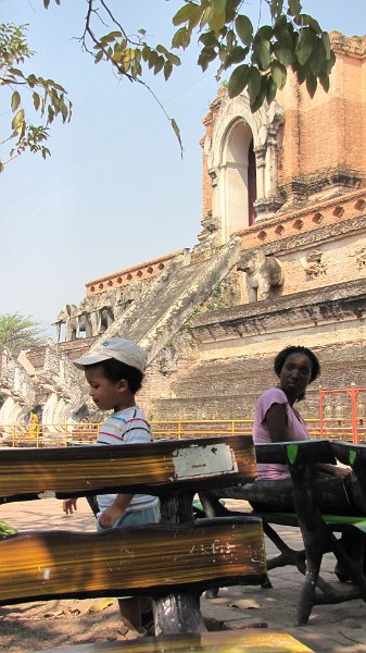 ChiangMai_Wat_ChediLuang_20110301_023.JPG - Chedi Luang Temple